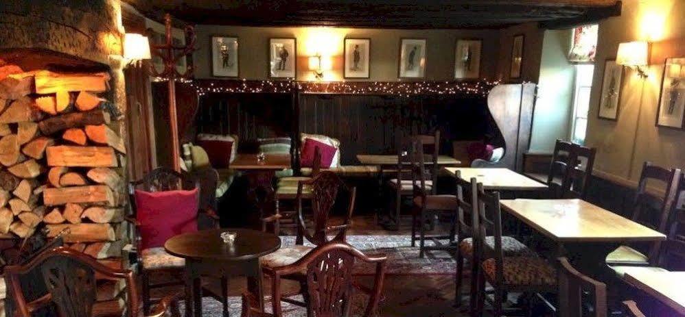 The George Inn Lower Brailes Extérieur photo